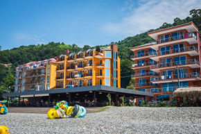  Hotel Neptun  Квариати